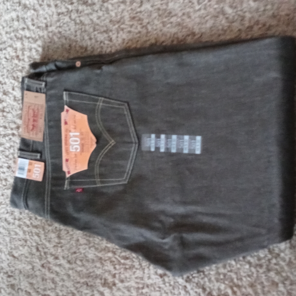 Levi's 501 Shrink-to-Fit straight leg jeans